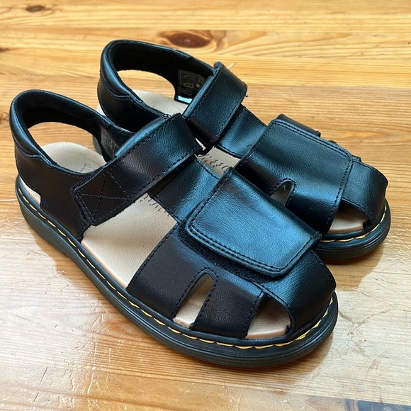 Dr. Martens Moby ll J Black Sandals Kids Sz 2 Unisex Open Hook and Loop Velcro - Picture 1 of 11